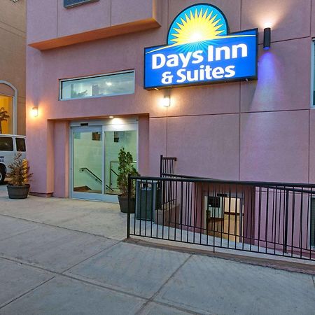 Days Inn & Suites By Wyndham Ozone Park/Jfk Airport New York Buitenkant foto