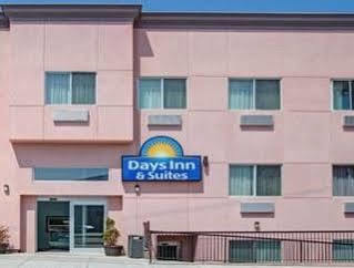 Days Inn & Suites By Wyndham Ozone Park/Jfk Airport New York Buitenkant foto
